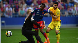 Воскресенье. Москва. ЦСКА - "Анжи" - 2:1. 9-я минута. Ахмед МУСА (в центре) открывает счет.