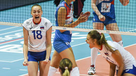 Капитан сборной России Ксения ПАРУБЕЦ (слева).