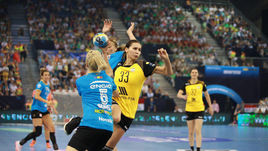 "Финал четырех" Лиги чемпионов сложился для "Ростов-Дона" неудачно, но Екатерина ИЛЬИНА (№ 33) показала красивую игру, забив в двух матчах восемь мячей.