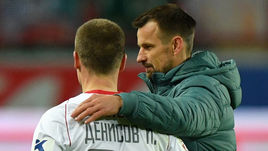 Главный тренер "Уфы" Сергей СЕМАК (справа) и капитан "Локомотива" Игорь ДЕНИСОВ: они могут вернуться в "Зенит" уже в этом межсезонье.