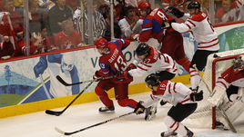 Россия - Канада - пока 8:9. Пора сравнивать счет