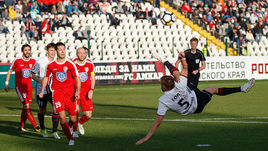 Сегодня. Пермь. "Амкар" - "Тамбов" - 2:0. Пермяки победили в первом стыковом матче.
