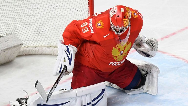 Василий КОШЕЧКИН провел групповой турнир чемпионата мира-2018 в Копенгагене в качестве первого номера. Но в четвертьфинале с Канадой его заменил Игорь Шестеркин. Фото AFP Василий КОШЕЧКИН провел групповой турнир чемпионата мира-2018 в Копенгагене в качестве первого номера. Но в четвертьфинале с Канадой его заменил Игорь Шестеркин. Фото AFP