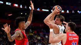 Пятница. Белград. ЦСКА - "Реал" - 83:92. Армейцы не смогли сдержать Луку ДОНЧИЧА и мадридскую команду.