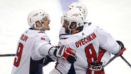 Дмитрий ОРЛОВ (слева) и Александр ОВЕЧКИН.