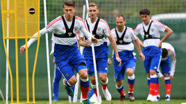 Вчера. Нойштифт. Тренировка сборной России. Илья КУТЕПОВ, Федор ЧАЛОВ, Сергей ИГНАШЕВИЧ и Юрий ЖИРКОВ (слева направо).