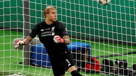 Суббота. Киев. "Реал" - "Ливерпуль" - 3:1. 83-я минута. Лорис КАРИУС не справился с дальним ударом Гарета Бэйла.