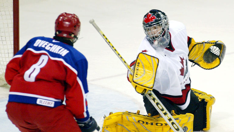 2003 год. Александр ОВЕЧКИН против Марка-Андре ФЛЕРИ. Фото REUTERS 2003 год. Александр ОВЕЧКИН против Марка-Андре ФЛЕРИ. Фото REUTERS
