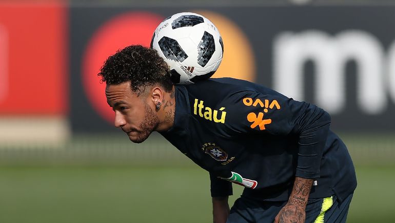 НЕЙМАР на тренировке сборной Бразилии. Фото AFP НЕЙМАР на тренировке сборной Бразилии. Фото AFP