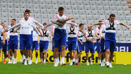 Вчера. Инсбрук. Футболисты сборной России готовятся к матчу с австрийцами.