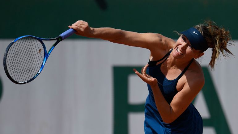 Мария ШАРАПОВА на подаче. Фото AFP Мария ШАРАПОВА на подаче. Фото AFP