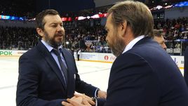 Илья ВОРОБЬЕВ (слева) сменил Олега ЗНАРКА в СКА и в сборной России.