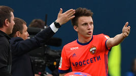 Александр ГОЛОВИН (справа).