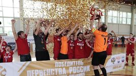 Коммунисты взяли золото на глазах лидера партии 