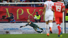 Вторник. Москва. Россия – Турция – 1:1. Ответный гол в ворота Игоря АКИНФЕЕВА.