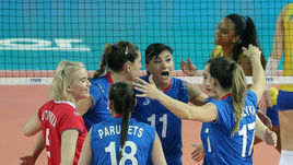 Четверг. Цзянмэн. Россия - Бразилия - 2:3. Екатерина ЛЮБУШКИНА (№11) и ее партнеры по команде не удержали победу в принципиальном матче.