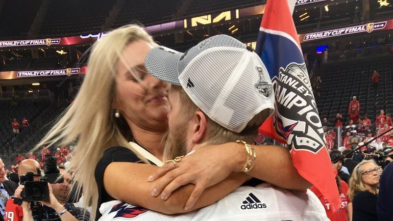 Джули, жена Ларса ЭЛЛЕРА. Джули, жена Ларса ЭЛЛЕРА.