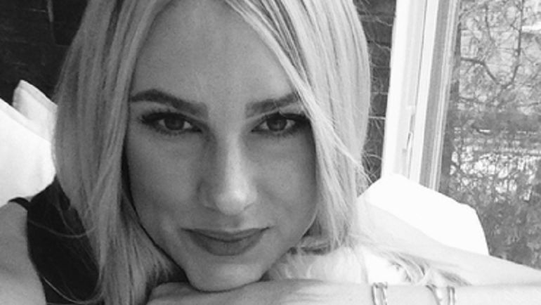 Джули, жена Ларса ЭЛЛЕРА. Джули, жена Ларса ЭЛЛЕРА.