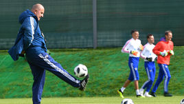 7 июня. Новогорск. Станислав ЧЕРЧЕСОВ на тренировке сборной России.