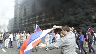 9 июня 2002 года. Москва. Беспорядки на улицах города после поражения сборной России в матче чемпионата мира против Японии.