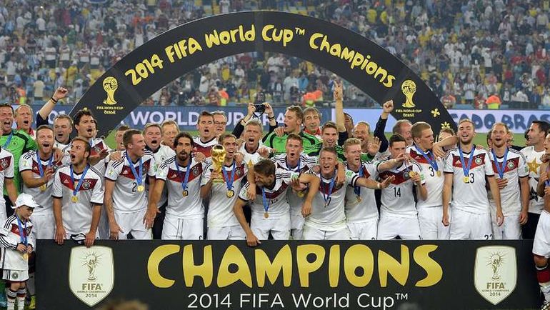 14 июля 2014. Рио-де-Жанейро. Победитель чемпионата мира 2014 сборная Германии. Фото AFP 14 июля 2014. Рио-де-Жанейро. Победитель чемпионата мира 2014 сборная Германии. Фото AFP