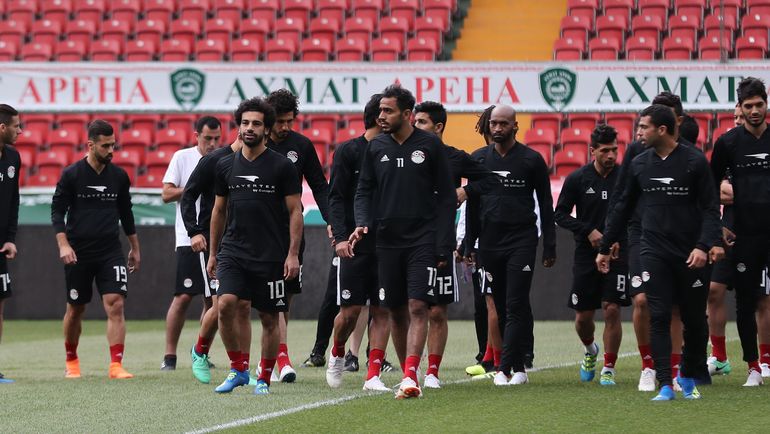 11 июня. Грозный. Тренировка сборной Египта. Фото AFP 11 июня. Грозный. Тренировка сборной Египта. Фото AFP