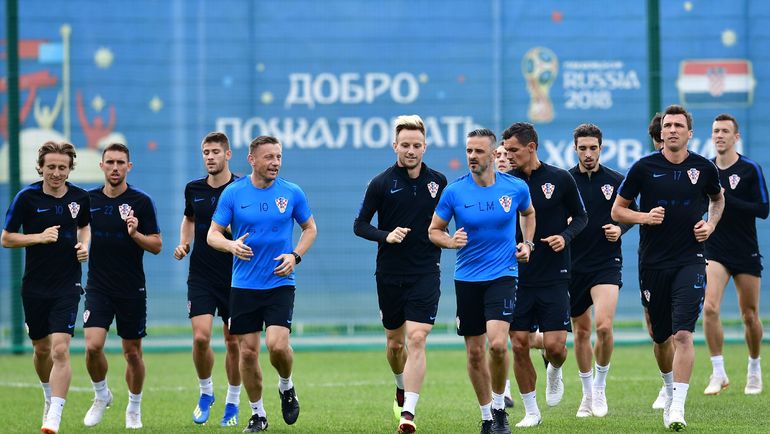 11 июня. Рощино. Тренировка сборной Хорватии. Фото AFP 11 июня. Рощино. Тренировка сборной Хорватии. Фото AFP