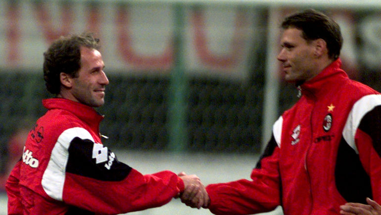 Франко БАРЕЗИ и Марко ВАН БАСТЕН. Фото REUTERS Франко БАРЕЗИ и Марко ВАН БАСТЕН. Фото REUTERS