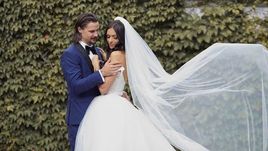 Защитник "Оттавы" Эрик КАРЛССОН и его жена Мелинда.