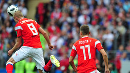 Четверг. Москва. Россия – Саудовская Аравия – 5:0. 12-я минута. Гол Юрия ГАЗИНСКОГО (№8).