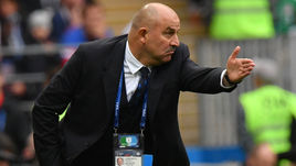 Четверг. Москва. Россия – Саудовская Аравия – 5:0. Главный тренер сборной России Станислав ЧЕРЧЕСОВ.