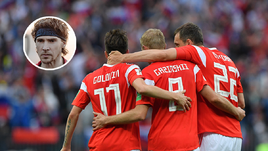 Четверг. Москва. Лужники. Россия - Саудовская Аравия - 5:0. Александр ГОЛОВИН, Юрий ГАЗИНСКИЙ и Артем ДЗЮБА (слева направо).