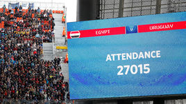 Пятница. Екатеринбург. Египет - Уругвай - 0:1. Матч соперников сборной России собрал меньше, чем ожидалось - и это удивительно.