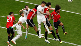 Пятница. Екатеринбург. Египет - Уругвай - 0:1. хосе ХИМЕНЕС забивает гол.