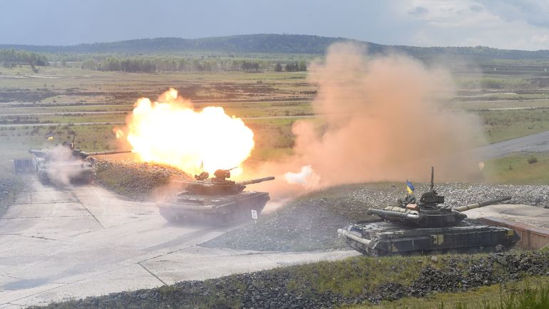 Участники международных соревнований Strong Europe Tank Challenge. Фото AFP Участники международных соревнований Strong Europe Tank Challenge. Фото AFP