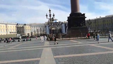 Как гуляет Питер