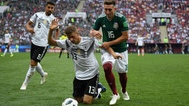 Воскресенье. Москва. Лужники. Германия - Мексика - 0:1. Томас МЮЛЛЕР (№13) и его команда оступились на старте ЧМ-2018.