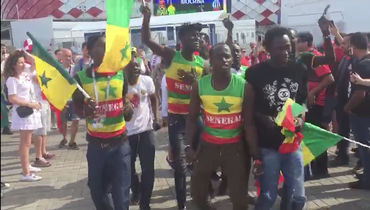 Эмоциональный танец сенегальских фанатов