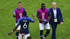 Дидье ДЕШАМ (справа) привез в Россию очень талантливую команду.