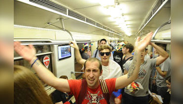 "Катюшей" раскачали вагон метро!