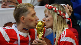 Вторник. Санкт-Петербург. Россия - Египет - 3:1. Болельщики ждут больших побед.