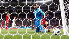 Среда. Казань. Иран - Испания - 0:1. Только что Диегу КОСТА забил победный гол.