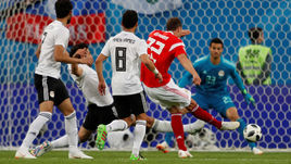 Вторник. Санкт-Петербург. Россия - Египет - 3:1. 62-я минута. Артем ДЗЮБА забивает третий мяч в ворота египтян.