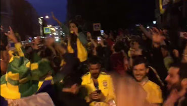 Несколько сотен человек встретили Бразилию в Петербурге