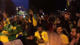 Несколько сотен человек встретили Бразилию в Петербурге