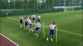 Черчесова уже встречают аплодисментами