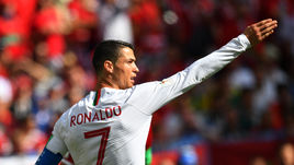 КРИШТИАНУ РОНАЛДУ - пока настоящий лидер сборной Португалии.