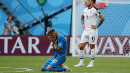 Сегодня. Санкт-Петербург. Бразилия – Коста-Рика – 2:0. Эмоции НЕЙМАРА (№ 10) после финального свистка.