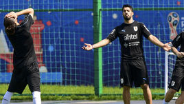 Сегодня. Нижний Новгород. Луис СУАРЕС на тренировке сборной Уругвая.