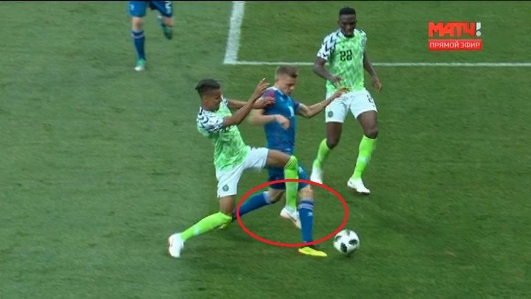 80-я минута матча Нигерия - Исландия. 80-я минута матча Нигерия - Исландия.